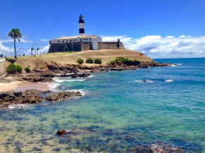 Apto completo de dois quartos na Barra